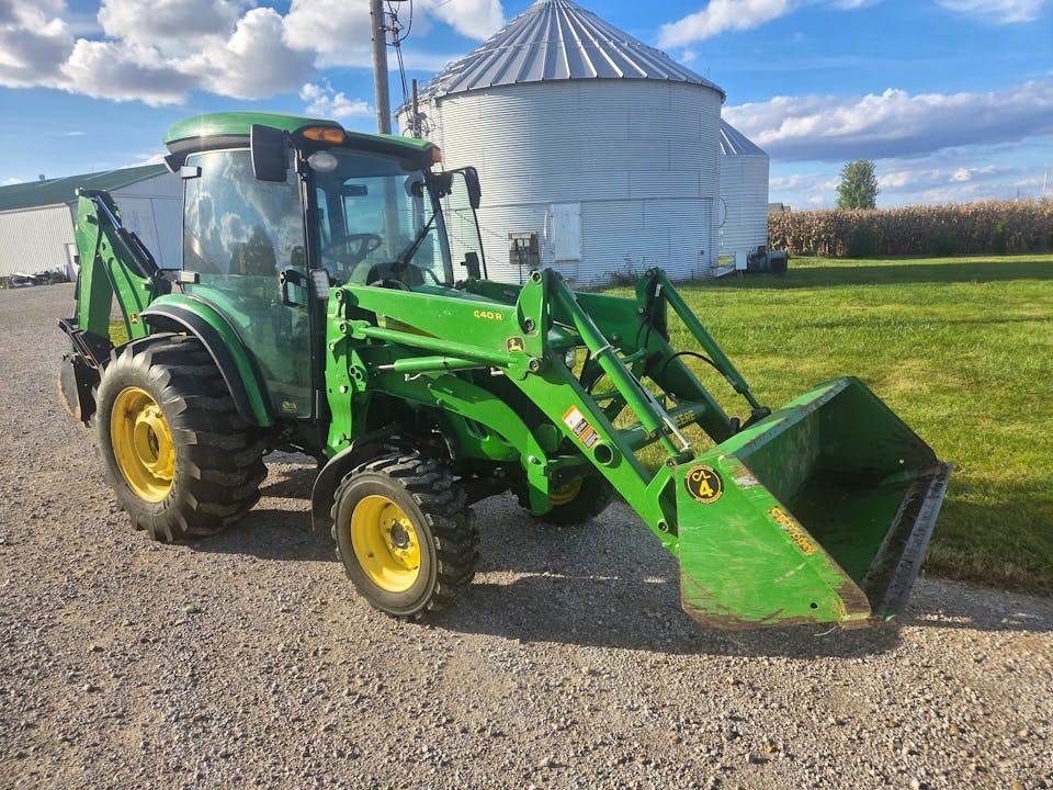 John Deere 4320