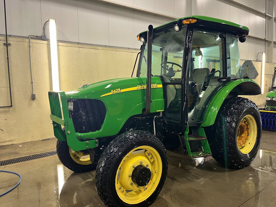John Deere 5425