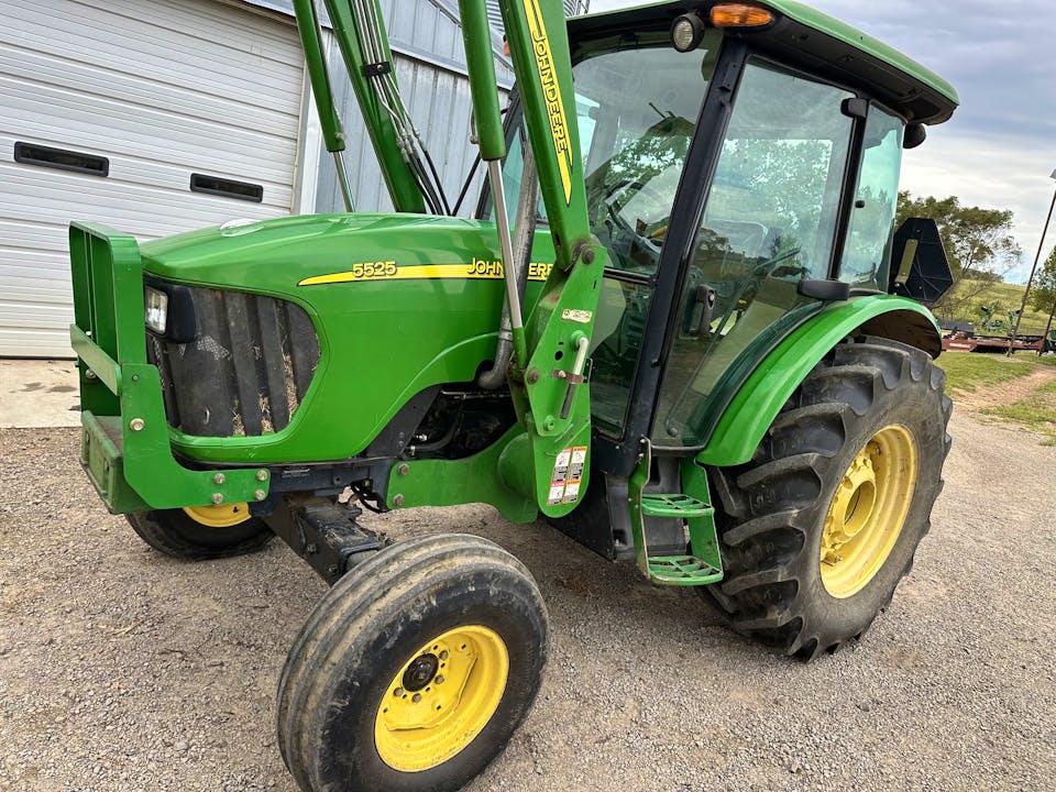John Deere 5525