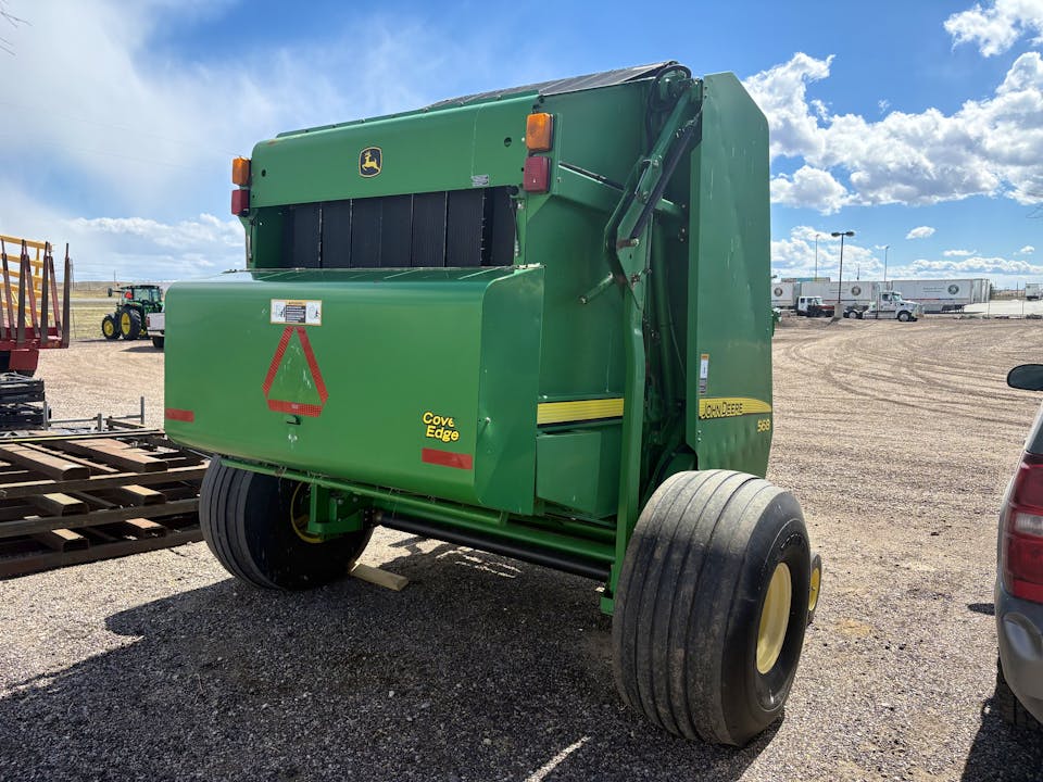 John Deere 568