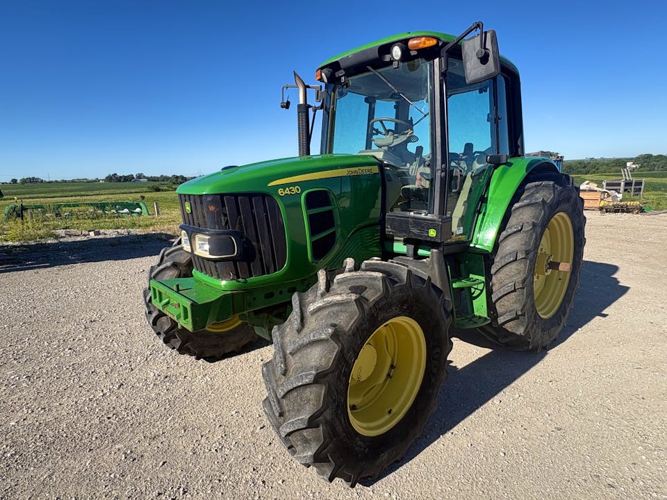 John Deere 6430