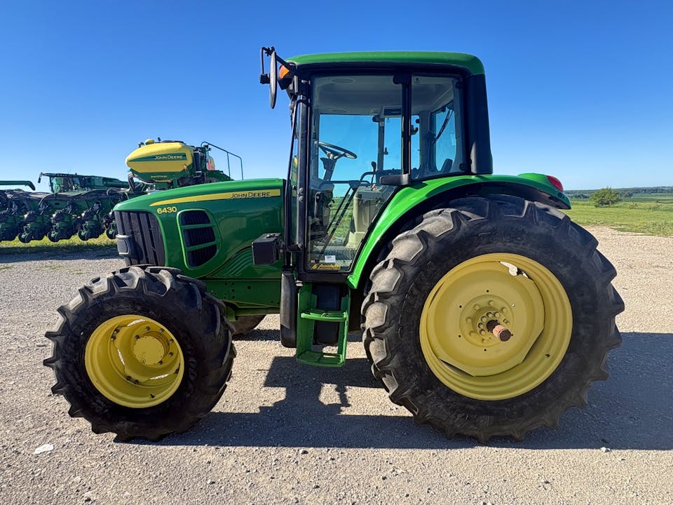 John Deere 6430