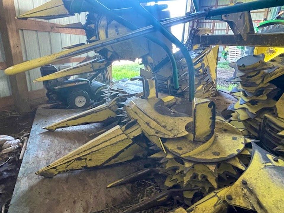 John Deere 686