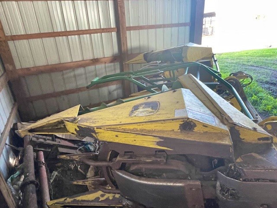 John Deere 686