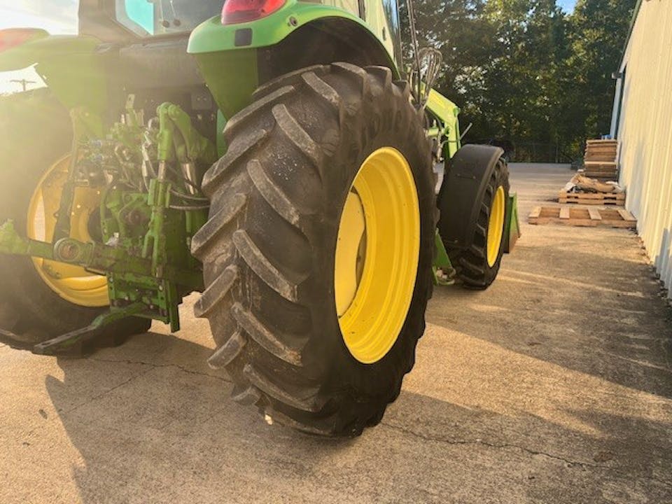John Deere 7130