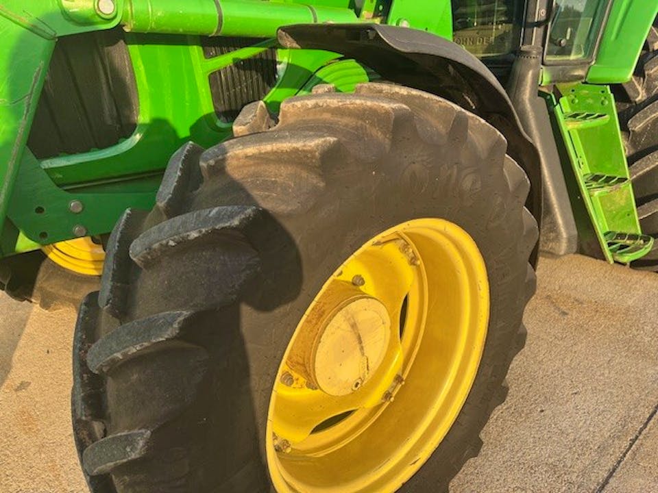 John Deere 7130