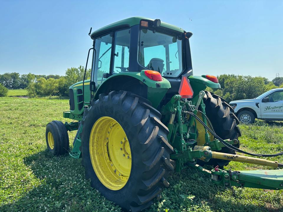 John Deere 7330