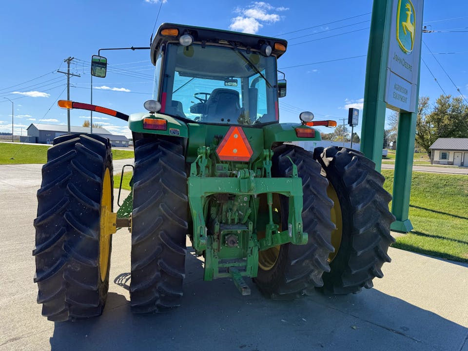 John Deere 7830