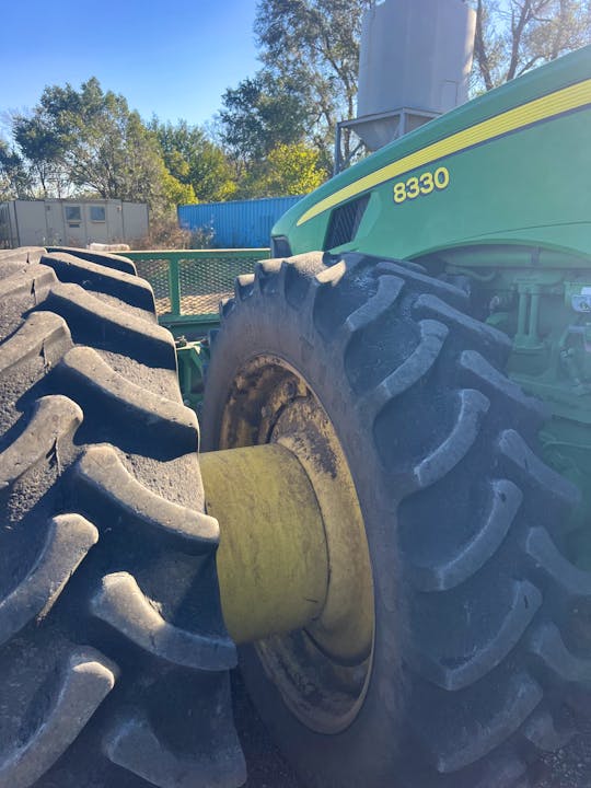 John Deere 8330