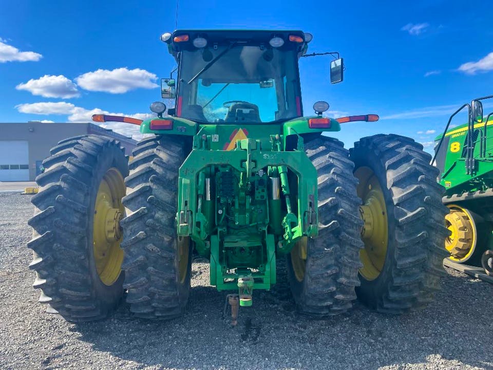 John Deere 8530