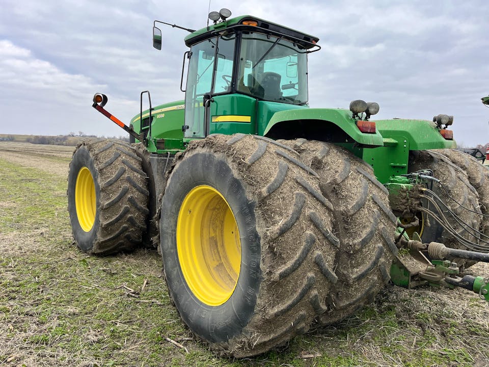 John Deere 9330