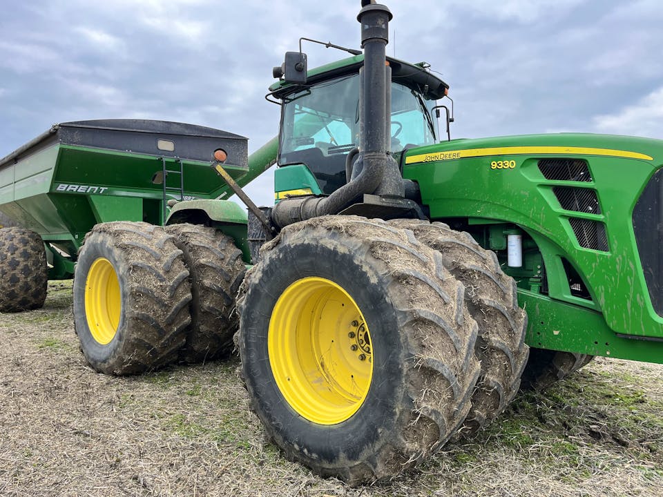 John Deere 9330
