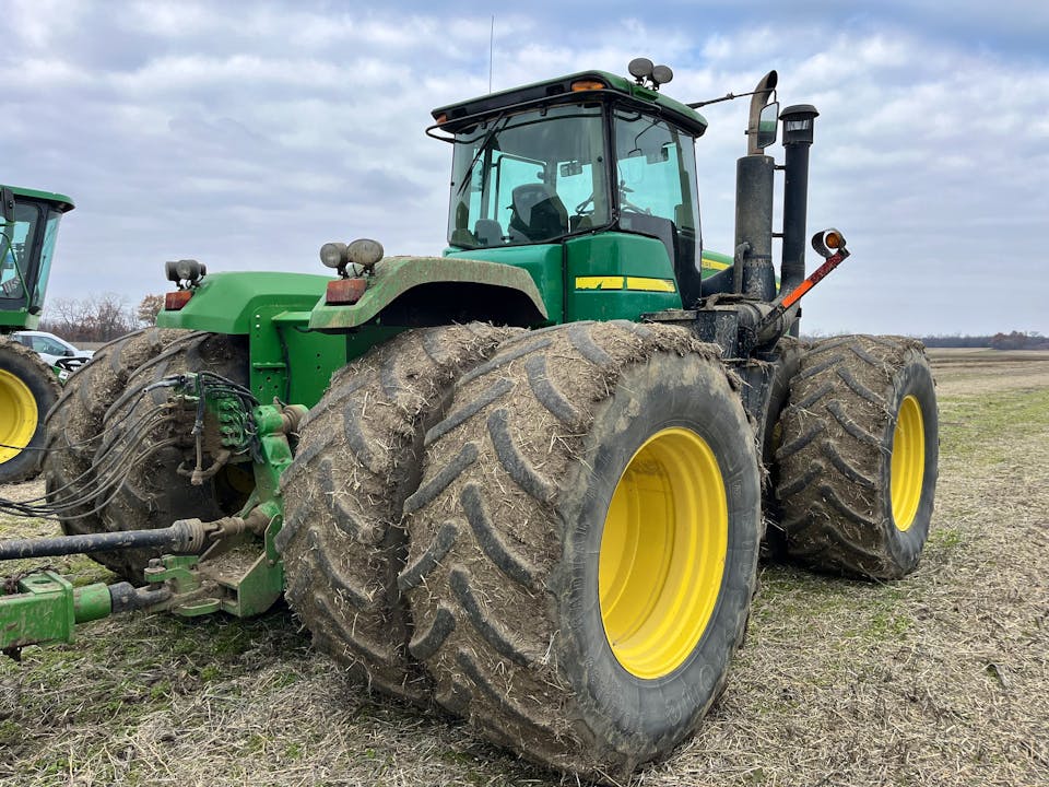 John Deere 9330