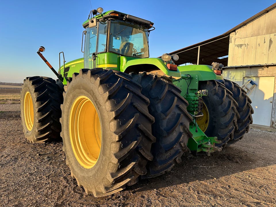 John Deere 9330