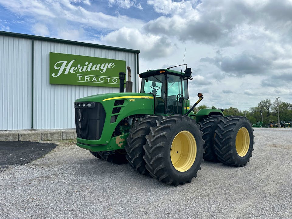 John Deere 9330