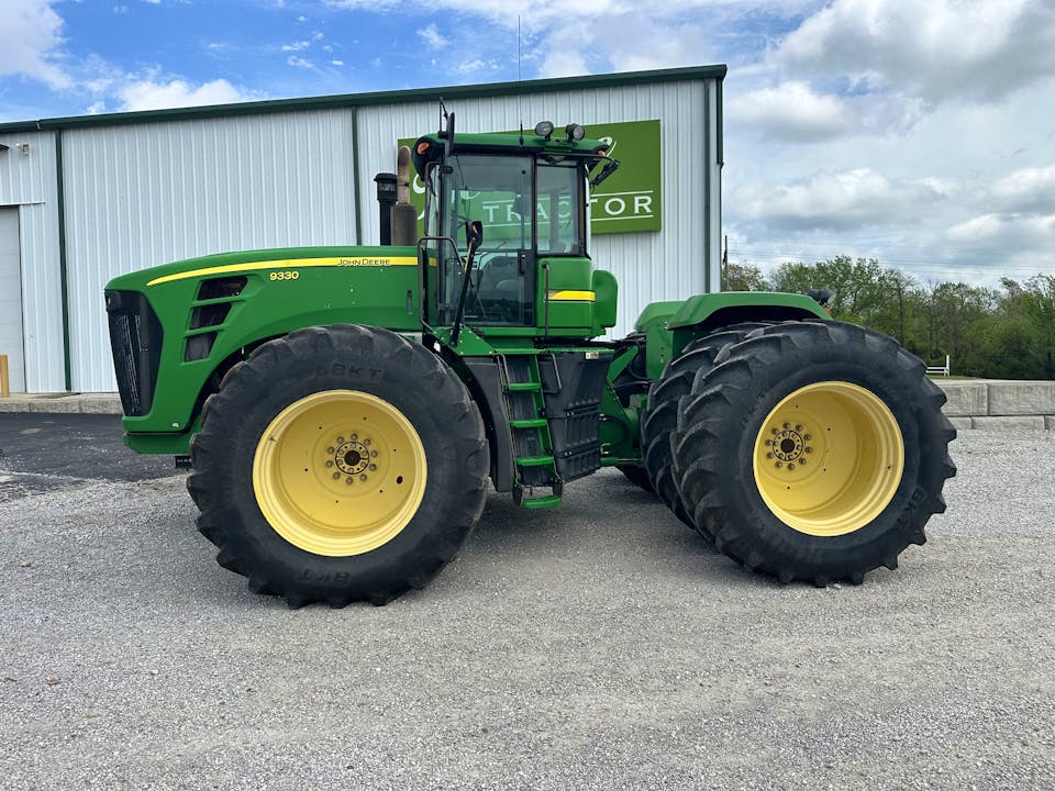 John Deere 9330