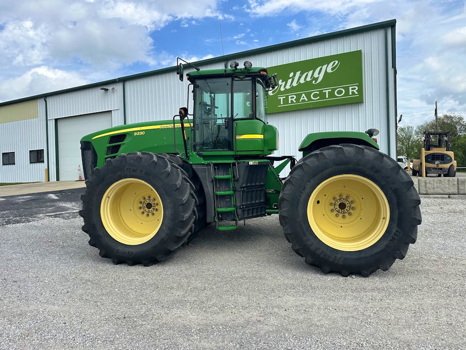 John Deere 9330