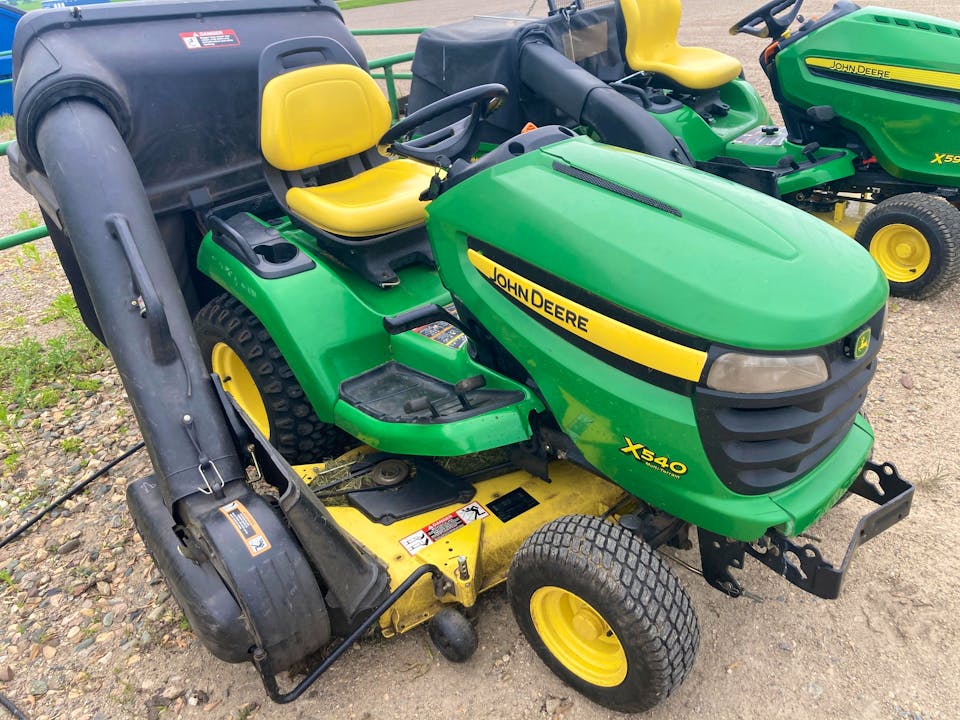 John Deere X540