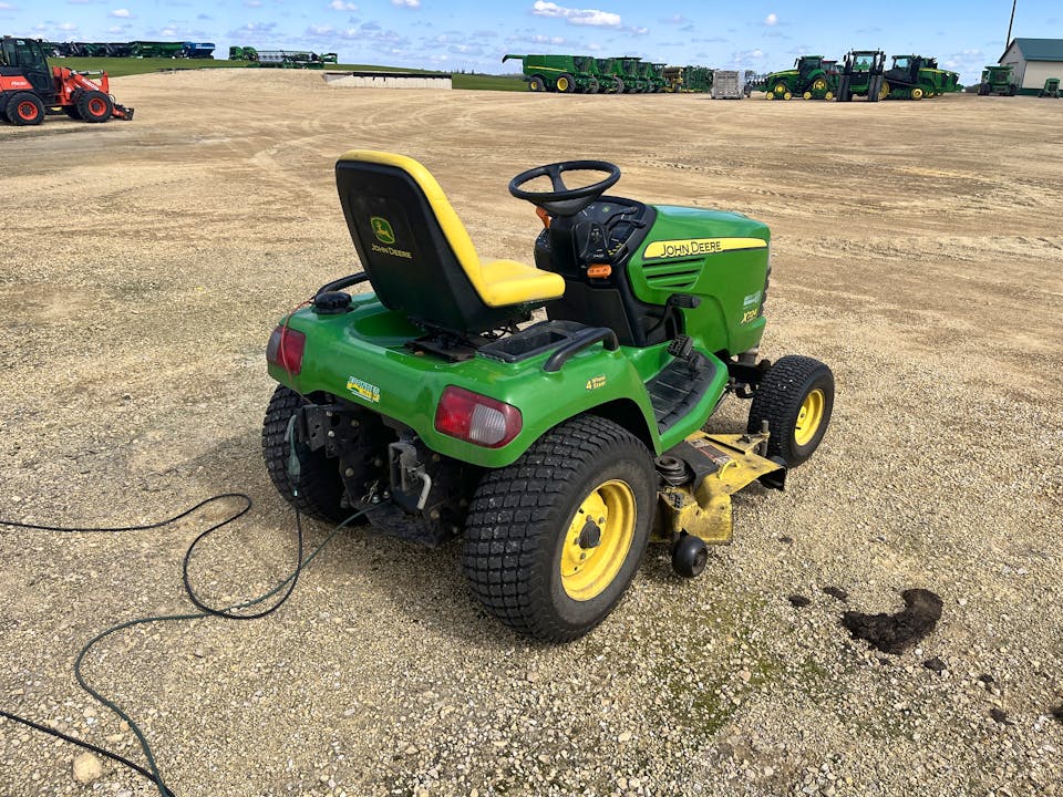John Deere X724
