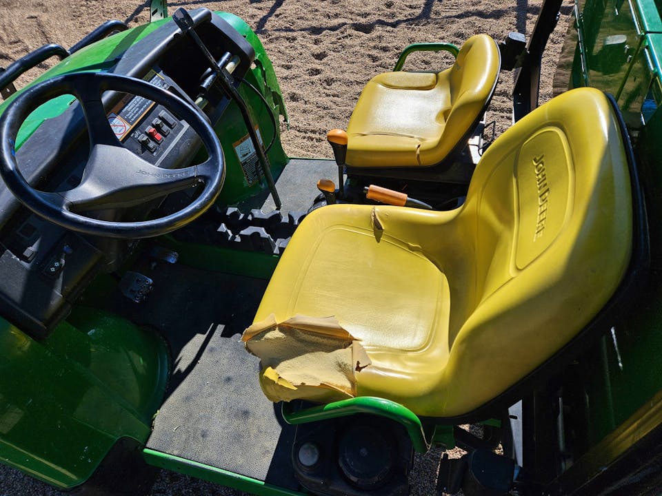 John Deere XUV620I GREEN