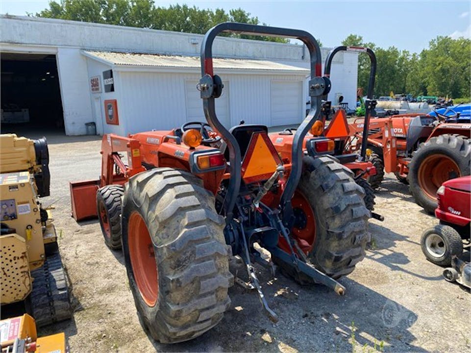 Kubota L4400