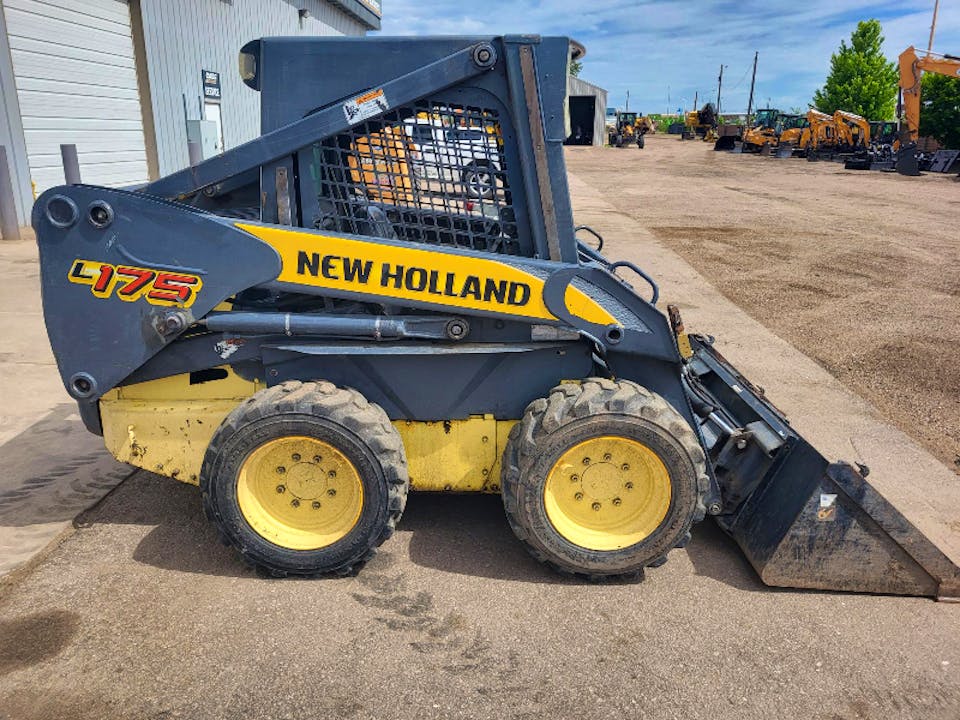 New Holland L175