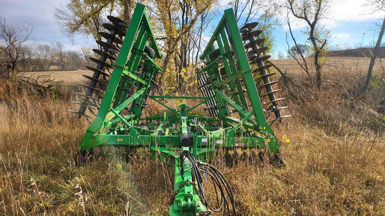 John Deere 2310