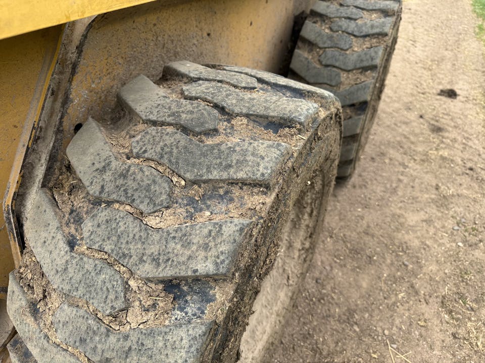 John Deere 320