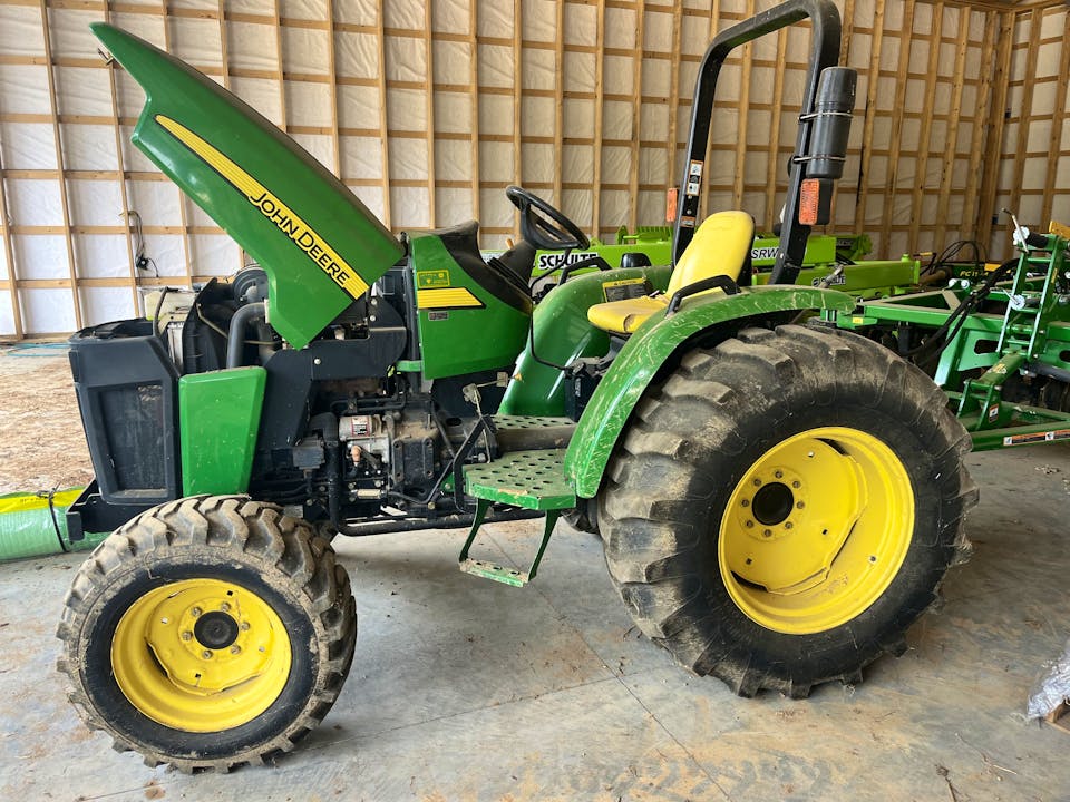 John Deere 4105