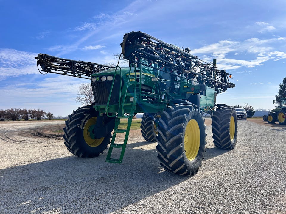 John Deere 4830