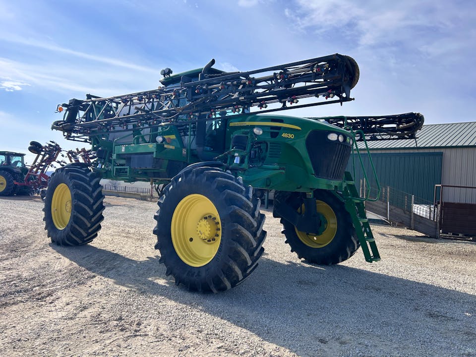 John Deere 4830