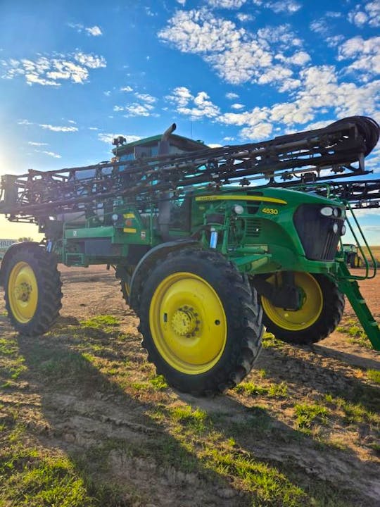 John Deere 4830