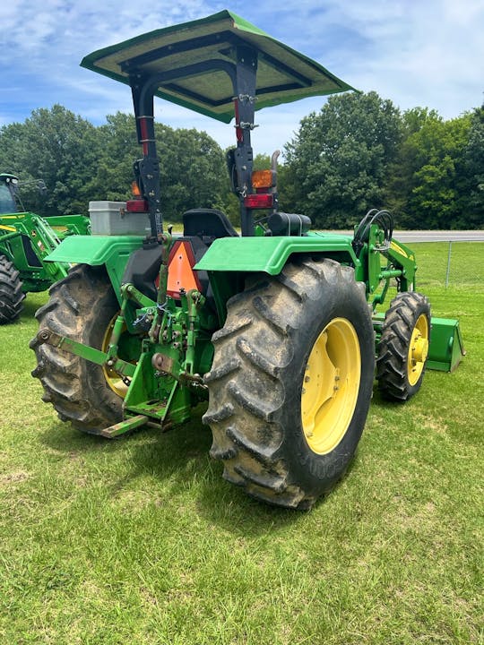 John Deere 5075E