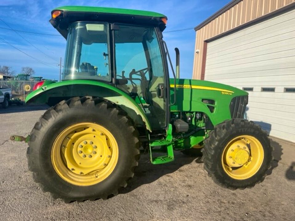2009-john-deere-5085m-634596