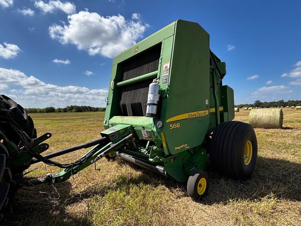 John Deere 568