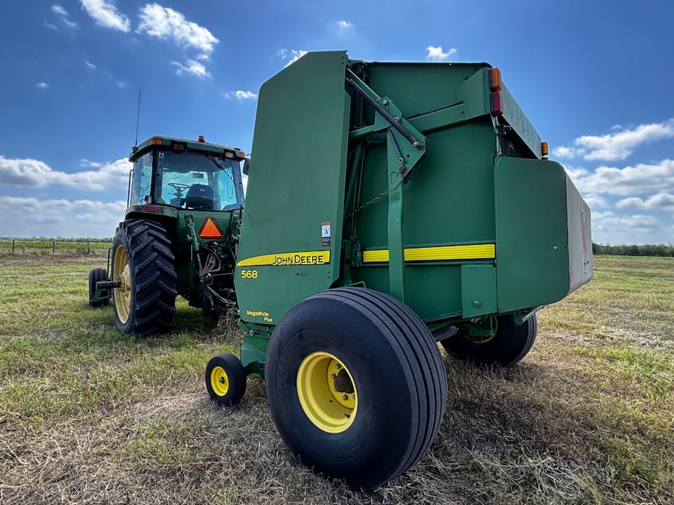 John Deere 568