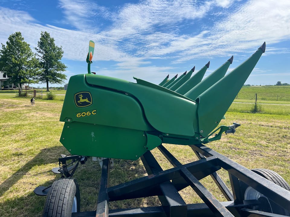 John Deere 606C