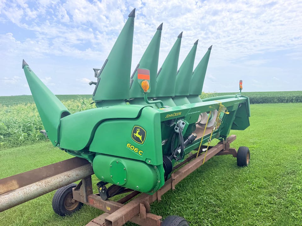 John Deere 606C