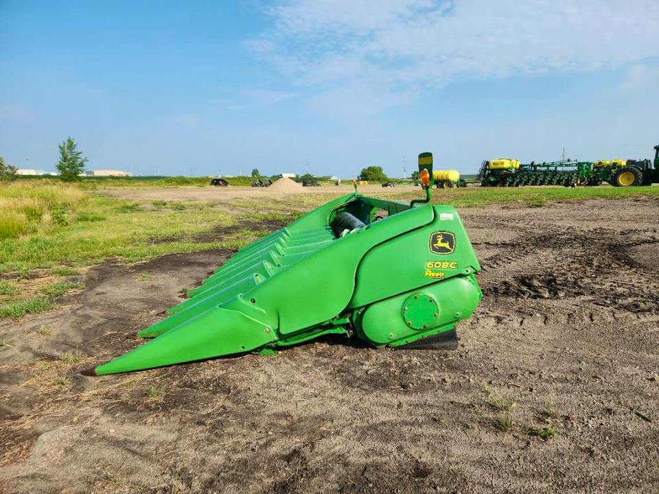 John Deere 608C
