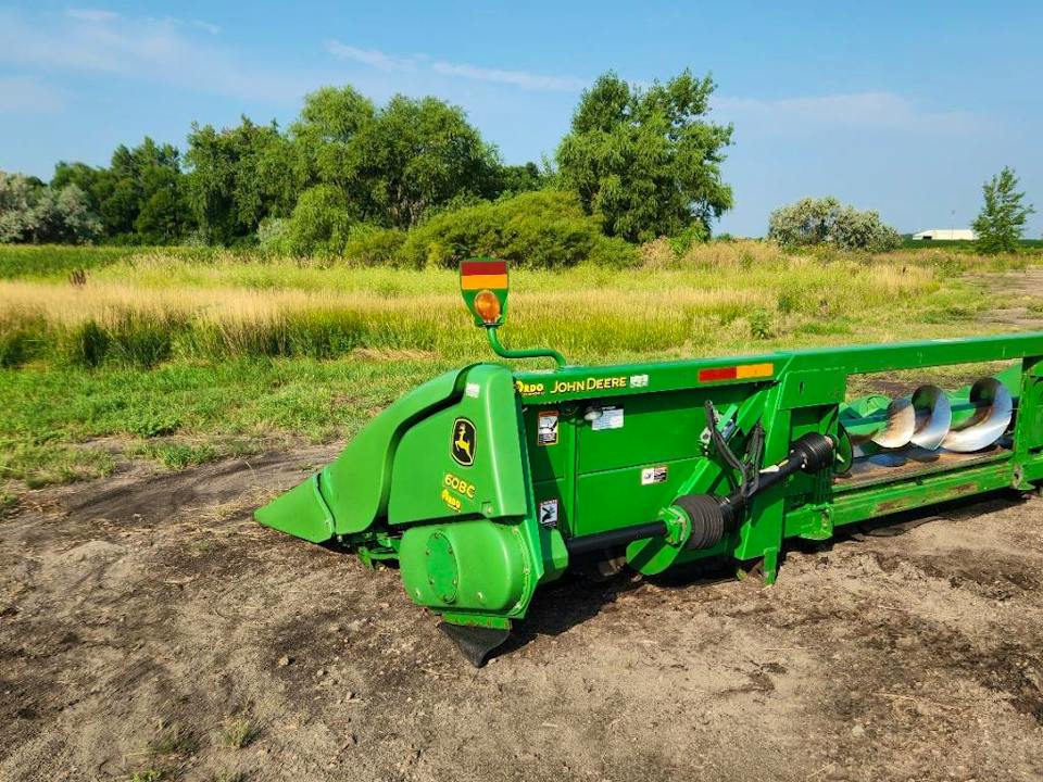John Deere 608C