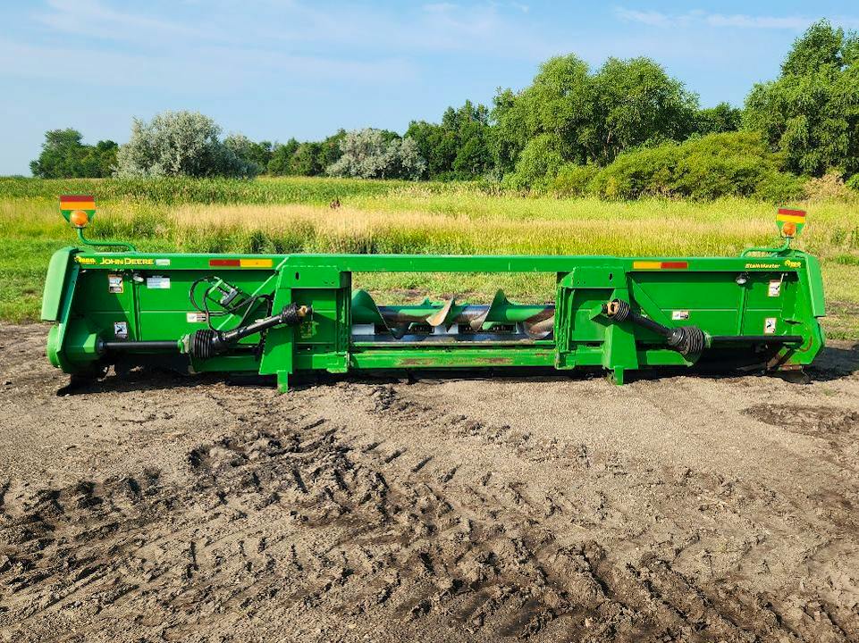 John Deere 608C