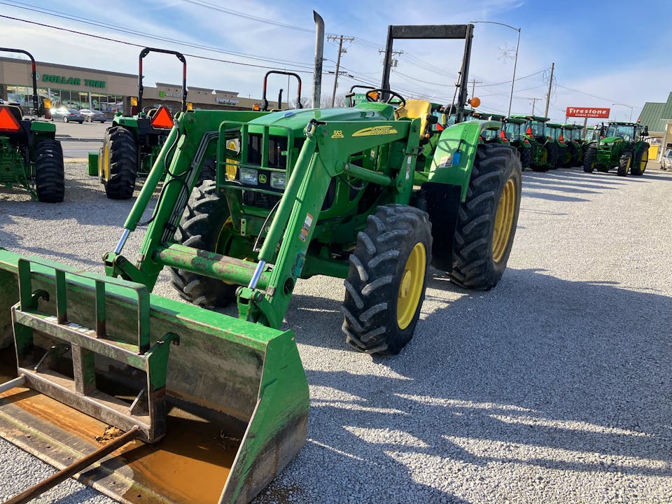 John Deere 6100D