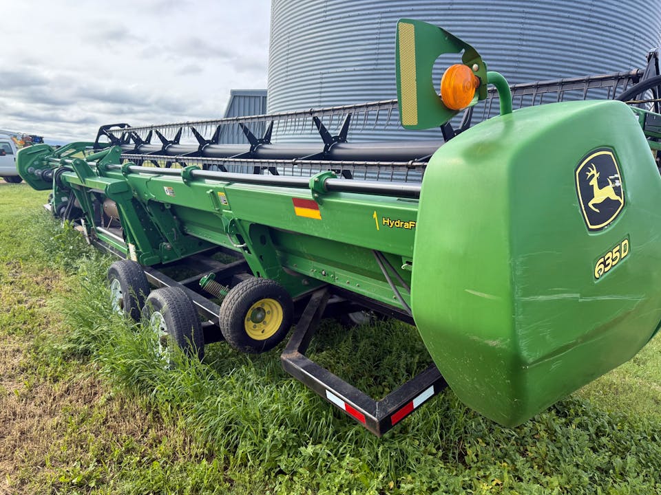 John Deere 635D