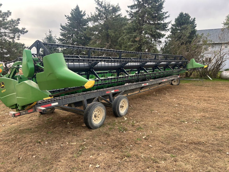 John Deere 635F