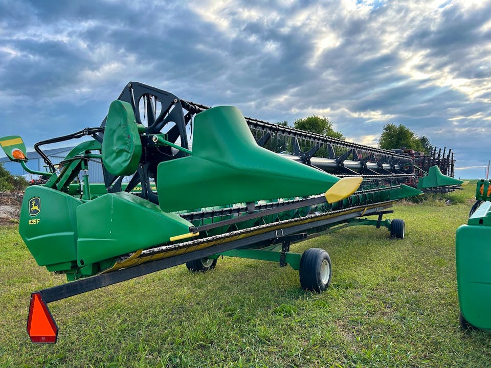 John Deere 635F
