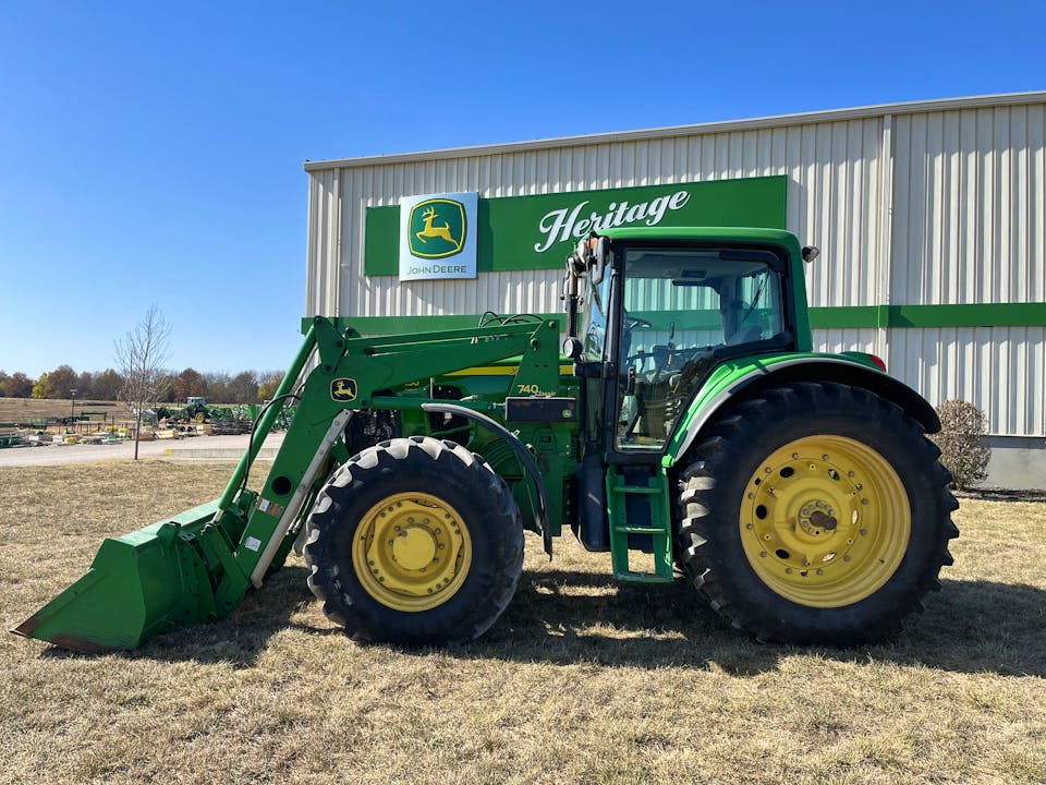John Deere 7130