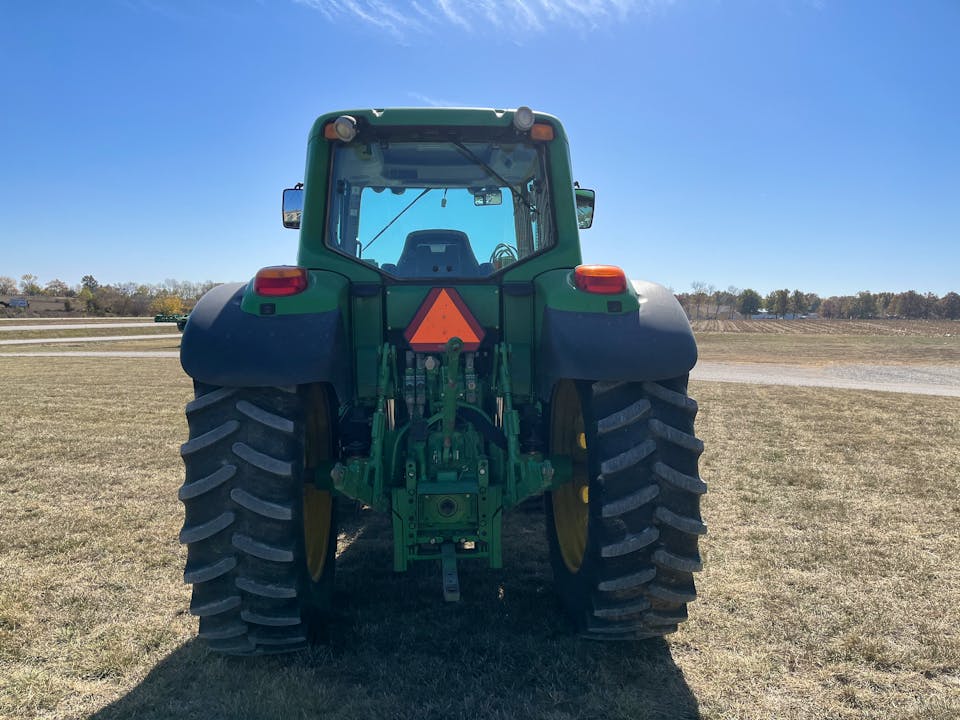 John Deere 7130
