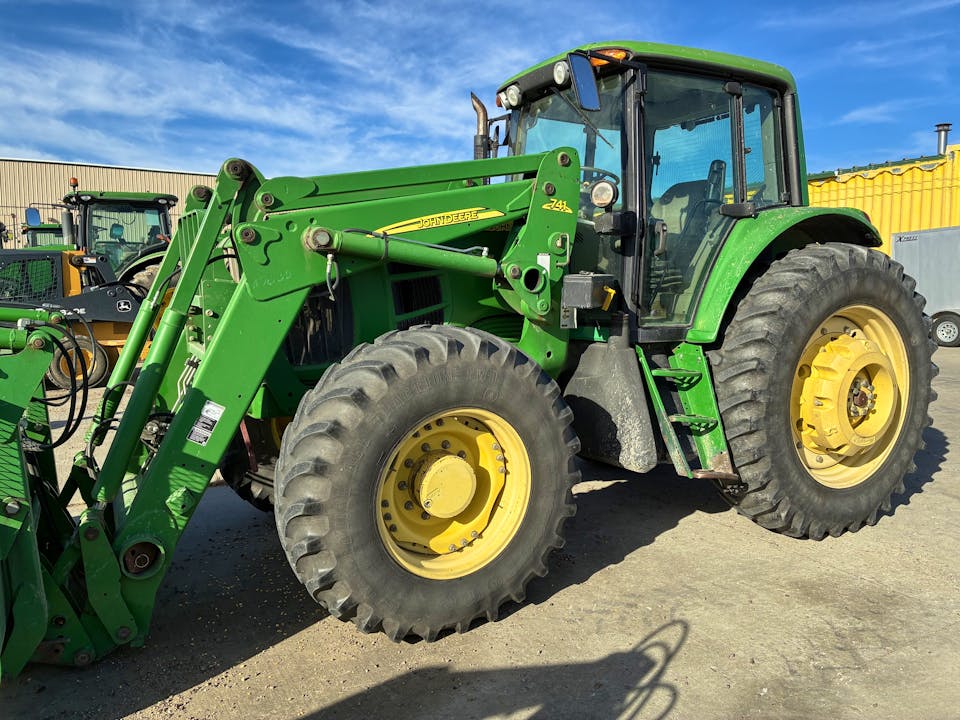 John Deere 7330