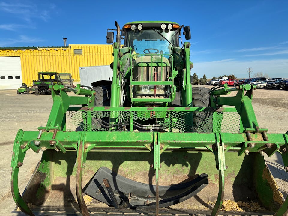 John Deere 7330