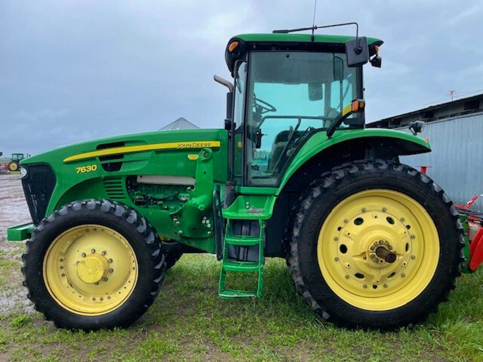John Deere 7630
